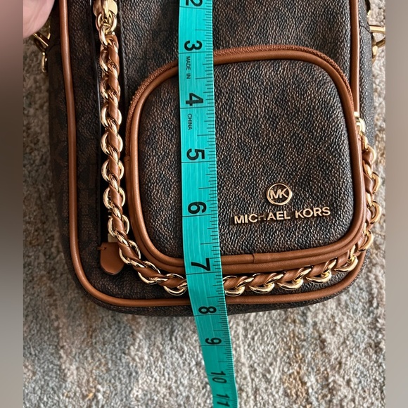 Michael Kors Women's Camera crossbody bag - Picture 16 of 16